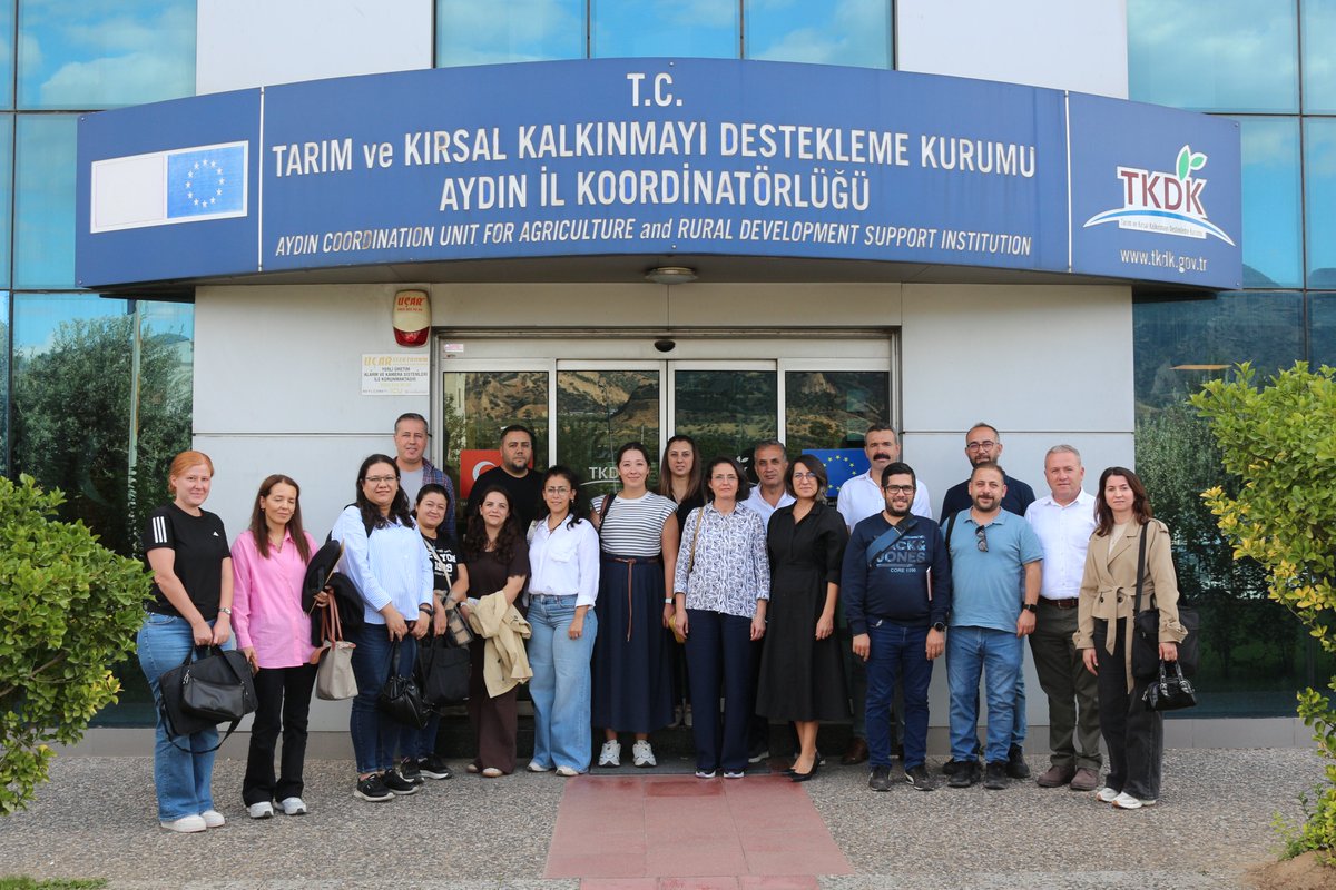 TkdkAydin's tweet photo. IPARD III M10 – Danışmanlık Hizmetleri ile M7 – Çiftlik Faaliyetlerinin Çeşitlendirilmesi ve İş Geliştirme tedbirleri hakkında Aydın’da faaliyet gösteren uzman tarım danışmanları ve tarım danışmanlarına yönelik bilgilendirme toplantısı yapıldı.+

#IPARDIII #TKDK #Aydın #Tarım https://t.co/0rYmFGnCvj