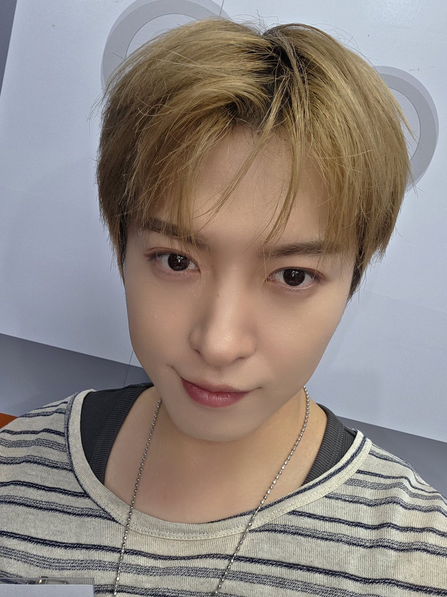OmegaX_members's tweet photo. [#OX]

오래간만에 라디온어스 너무 즐거웠어요

#OMEGA_X #오메가엑스 
#휘찬 #HWICHAN https://t.co/bTEXfjBgdl