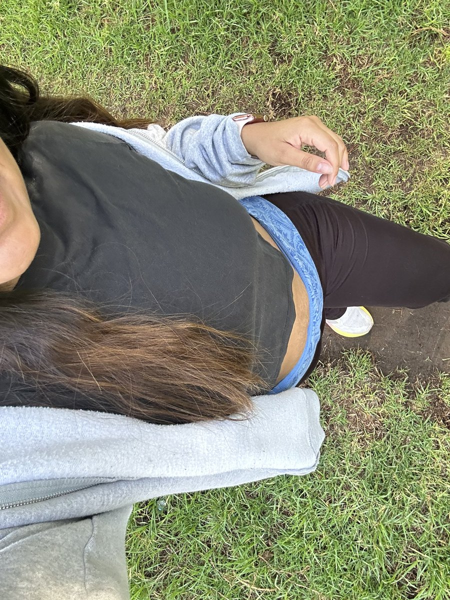 andrearodasss's tweet photo. Piel suavecita, solecito, ropa cómoda, aire fresco, música linda, pelo lindo y suavecito 🥰 gracias Dios https://t.co/wDsjOHL421
