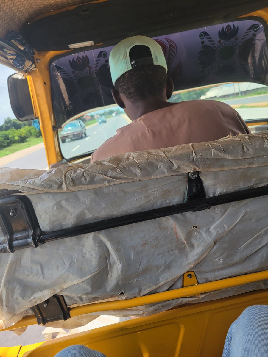 Covenantismm's tweet photo. These Keke guys sef
See how this one used design to cover the screen. He can't even see out of it properly without craning his neck.
Mumu people. https://t.co/TGekgd7PfS