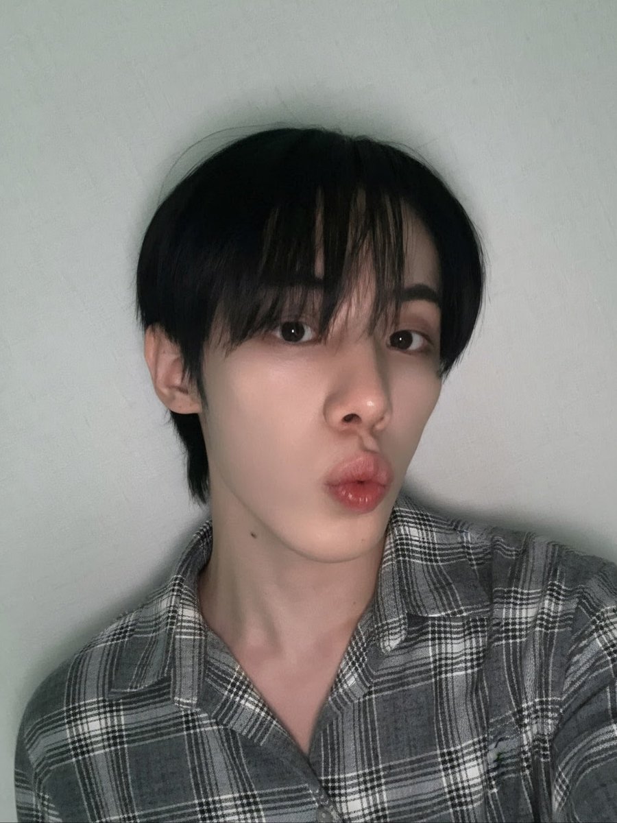 OmegaX_members's tweet photo. [#OX]

오랜만이라서 더 즐거웠어요🖤

#OMEGA_X #오메가엑스
#젠 #XEN https://t.co/3SXgbb8yJQ