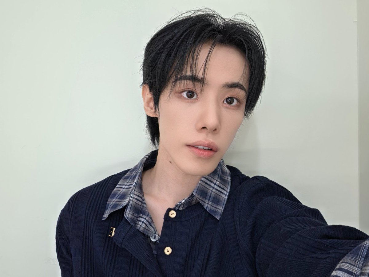 OmegaX_members's tweet photo. [#OX]

오랜만이라서 더 즐거웠어요🖤

#OMEGA_X #오메가엑스
#젠 #XEN https://t.co/3SXgbb8yJQ