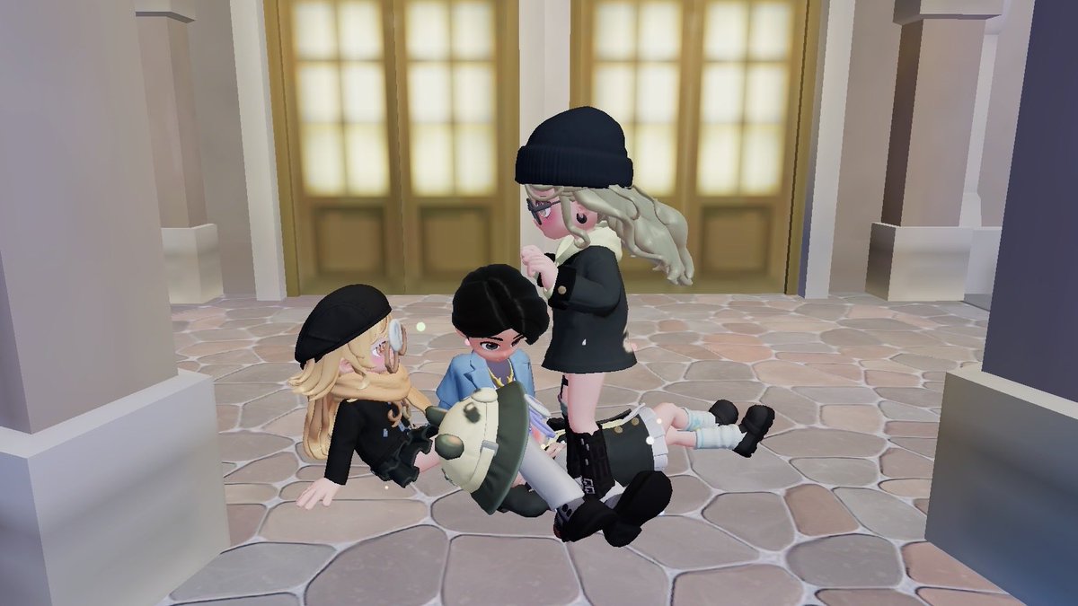 heart_rina_do's tweet photo. １回膝枕してくれて振ったくせに
お姉様2人に膝枕してもらってるのガン見して
顔踏まんでもろていい？🤣ww https://t.co/ThtIJzMlxk