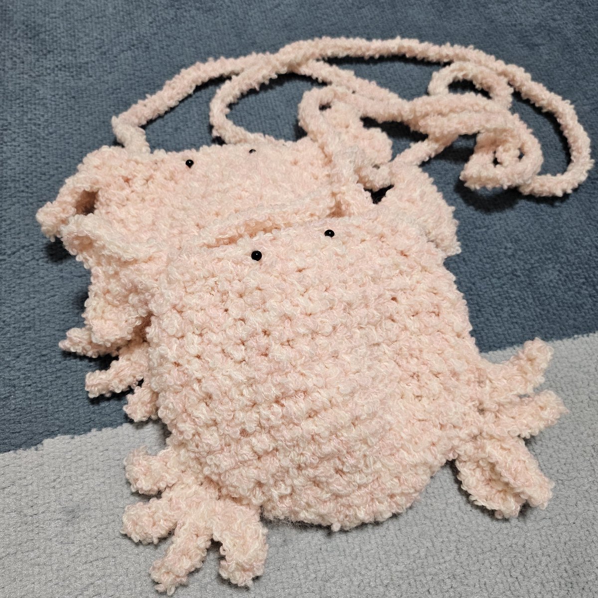 kimura_knit's tweet photo. 目もついた。完璧にできたね。カニが。 https://t.co/1tC5ebsj8m