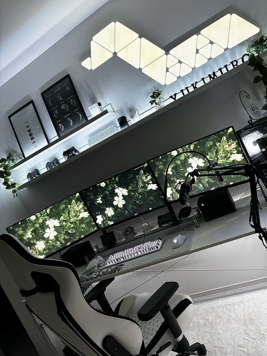 yukimurox's tweet photo. #desksetup https://t.co/9NIjEIVQuE
