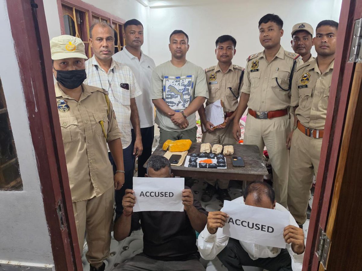 himantabiswa's tweet photo. Catch me if you can? @cacharpolice already did 🚨
Based on specific input, 8,000 suspected Yaba tablets worth ₹1 cr were seized at Bidyaratanpur, with two persons apprehended.
@assampolice is on it non stop. Great work! 👏
#NashaMuktBharat #AssamAgainstDrugs https://t.co/kX2JjMVNRj