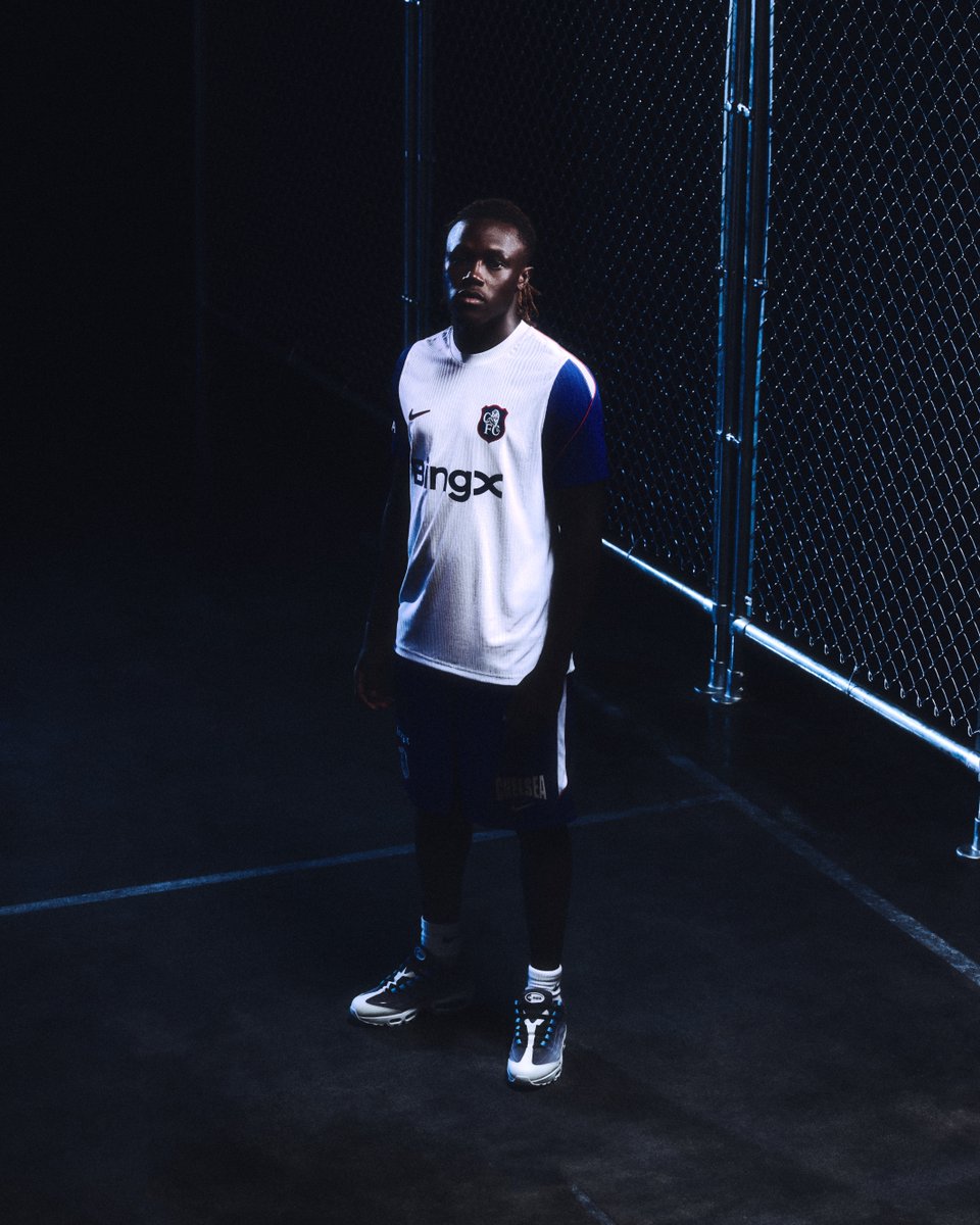 ChelseaFC's tweet photo. Ready for the hunt. 🦁​

Our new Drill and Training Tops have just dropped.

The Third Kit Collection.​ Available now in-store and online.