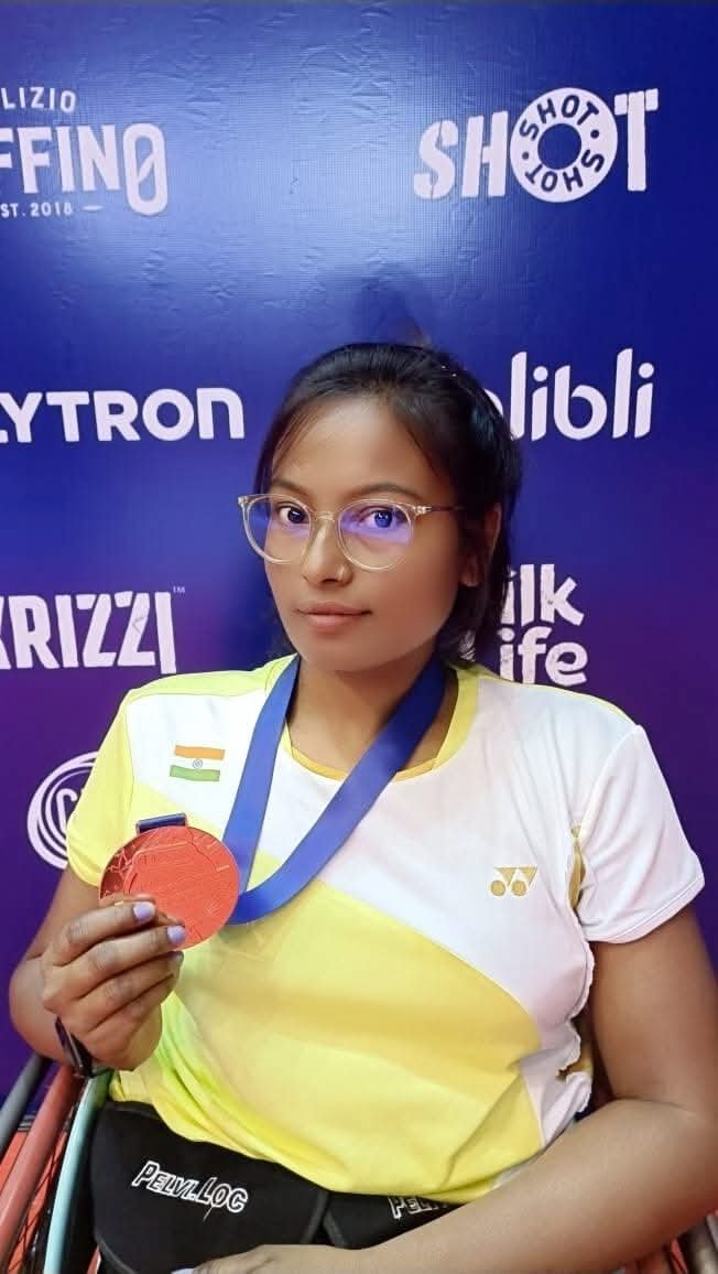 PremaVishwas2's tweet photo. समय बहुत कम है… और मेरी उम्मीद अभी भी बाकी है। 🙏🇮🇳

मैंने Aichi–Nagoya Asian Para Games 2026 के लिए क्वालीफाई करने के लिए 7 वर्षों तक मेहनत की है। आज भी मैं अपनी एंट्री के लिए लगातार मदद मांग रही हूँ, लेकिन अभी तक कोई रास्ता नहीं निकल पाया है।

अगर एक खिलाड़ी बार-बार अपनी बात सरकार और संबंधित अधिकारियों तक पहुँचाने की कोशिश कर रही है, तो क्या उसकी आवाज़ एक बार गंभीरता से नहीं सुनी जा सकती?

मैं किसी विशेष कृपा की मांग नहीं कर रही हूँ। मैं सिर्फ इतना चाहती हूँ कि मेरे मामले को एक खिलाड़ी के रूप में निष्पक्ष रूप से देखा जाए और यदि कोई आधिकारिक रास्ता बचा है, तो कृपया मेरी एंट्री के लिए पूरी कोशिश की जाए।

मैं भी इस देश की बेटी हूँ। मुझे भी भारत के लिए खेलने का मौका चाहिए। 🙏🇮🇳🏸

@PMOIndia @mansukhmandviya @KirenRijiju