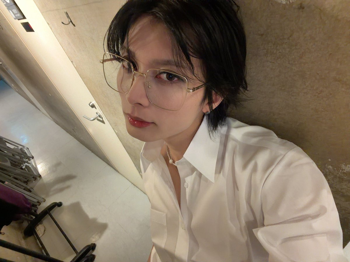 SHION_33_D's tweet photo. Blue Moon
新曲披露しました🫐

【Blue Fairy】🧚

いかがでしたか？？

一つだけ願いをかなてくれる
妖精らしいよ😉 https://t.co/TZNlpPvky6