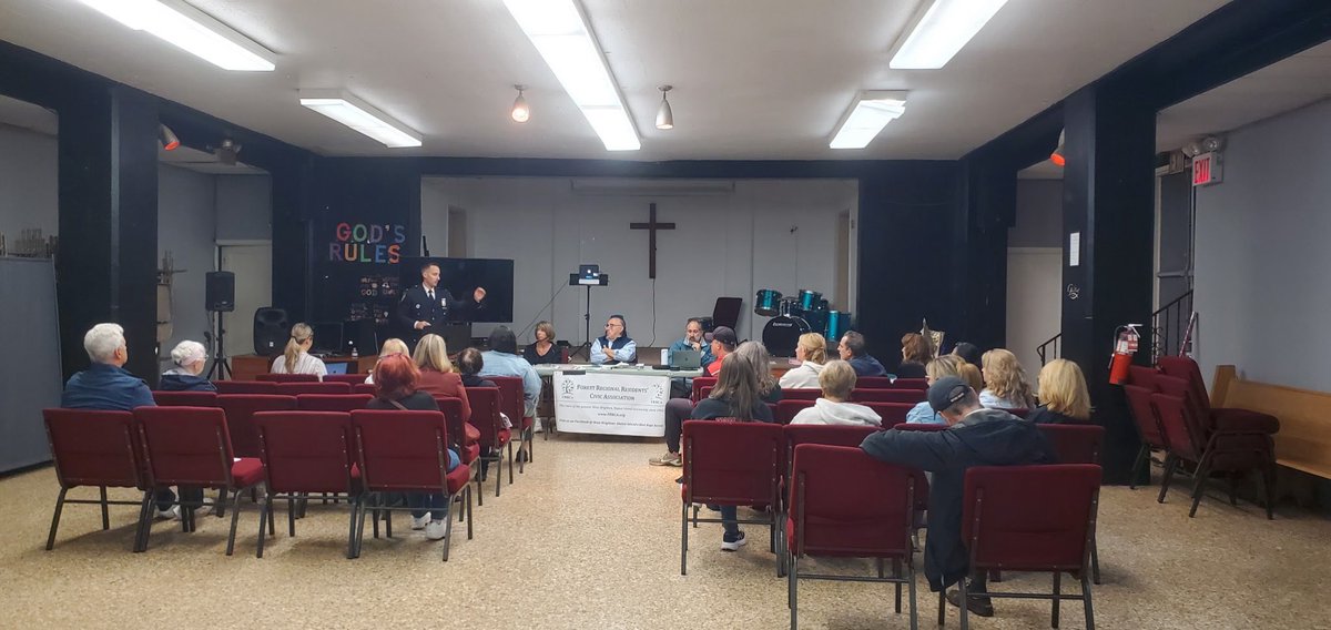 NYPD120Pct's tweet photo. Inspector Waldhelm spoke at last night’s Forest Ave Regional Association Civic Meeting, educating residents and older adults about the uptick in jewelry and phone scams, as well as robberies targeting older adults.

Please stay safe and vigilant. https://t.co/Mql7TIiNRo