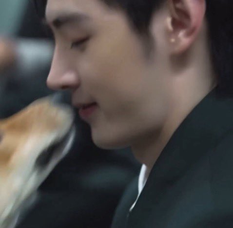 INTERPIDE's tweet photo. Cireng pasti cemburu bapaknya disosor anjing lain. https://t.co/fpJxqHV6cp