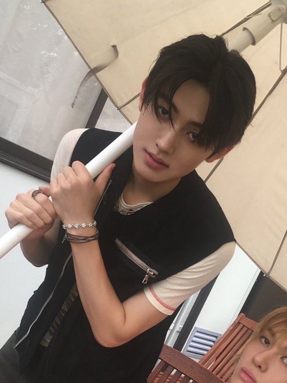 nadojayo's tweet photo. 진짜 이거 내가 젤좋아하는 얼굴...
음기만땅에, 세상을내려다보고잇음 https://t.co/4SsWZ79nA5
