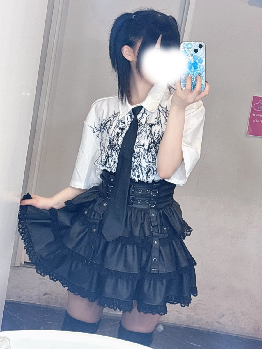Mio_monster's tweet photo. ネクタイが好きでー https://t.co/BmDOGMCUMd