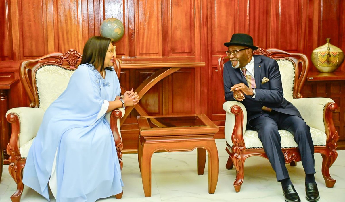 AblaZogbedji's tweet photo. À Lamu, le Président Jean-Lucien Savi de Tové participe au lancement de la raffinerie #DangoteEastAfrica, un projet destiné à renforcer l’offre de produits pétroliers en Afrique de l’Est. 
Une présence qui prolonge l’engagement du #Togo pour l’intégration africaine.
#TgTwittos https://t.co/thKNWlwjMo