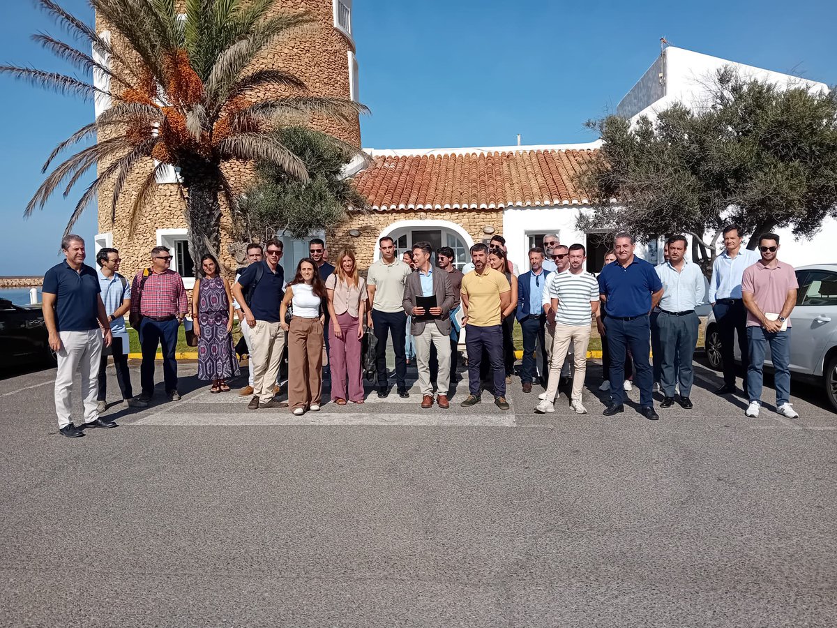 PuertosAND's tweet photo. ⚓ Las nueve empresas interesadas en obtener la concesión del puerto ⛵de Almerimar han visitado hoy las instalaciones portuarias acompañadas de nuestros técnicos https://t.co/in1wSUNY4B
