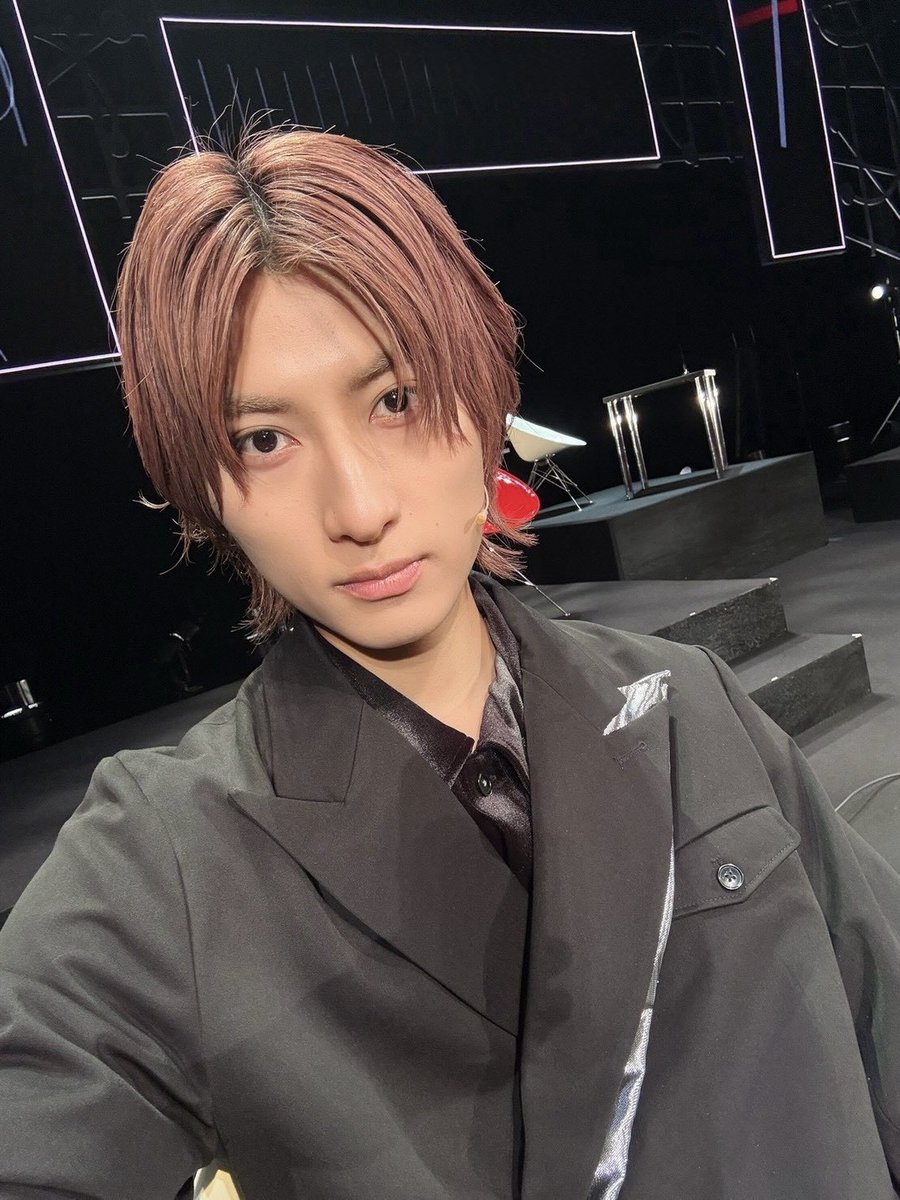 hayate_i_1012's tweet photo. 星新一生誕 100 年記念朗読劇
「星新一が描いた未来」📚

初日の幕が無事に上がりました

パターンA、パターンBと全く異なる2公演ですが、いろんな役でお芝居ができて楽しいです

ぜひ残りの公演もお越しください✨
🔗https://t.co/nm4IPXOyNv https://t.co/KsbFwmmyD4
