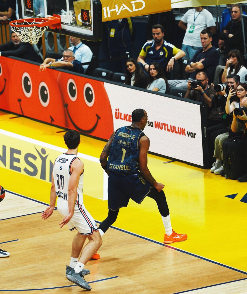 wadeberkwin's tweet photo. Başlangıcı muazzam yaptı. Üstüne koya koya devam ederse EuroLeague’in psikopatı olacak https://t.co/ikIv3MdCkP