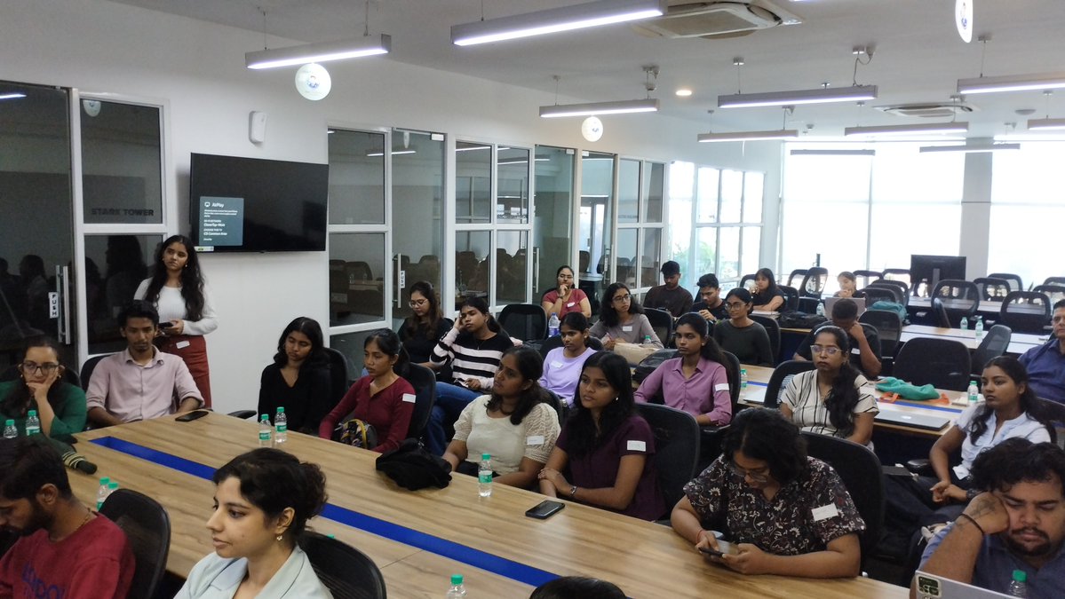 WomenCoders01's tweet photo. Ideas → Insights → Inspiration. 💡

Thank you to Nandini, Suvidhi &amp; Kailash for an insightful session, and to everyone who joined us! ✨

#mwc #productengineeringforum https://t.co/Owhh1Tvc87