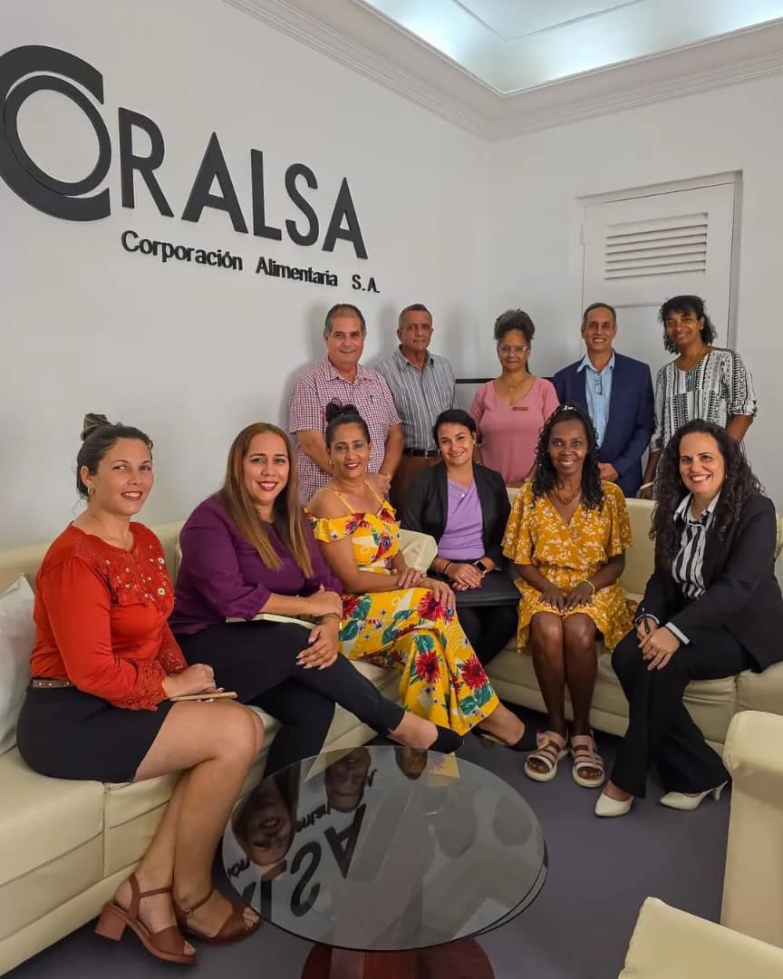 coralsacuba's tweet photo. 🎉 ¡Feliz Cumpleaños, Gretter!
Hoy celebramos la vida de alguien que inspira, guía y contagia con su energía, nuestra Vicepresidenta @gretter_rey.
 En nombre de la Corporación Alimentaria S.A., le deseamos un día lleno de sonrisas, abrazos  y momentos inolvidables 💐🎁. https://t.co/iIvgUPcCRu