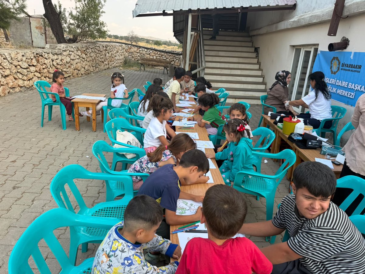 kocakoybel's tweet photo. 🟣Kadın sağlığı ve erken tanının önemine dair bilgilendirmelerde bulunurken, çocuklarımız da düzenlenen boyama etkinliğiyle keyifli vakit geçirdi. https://t.co/XGHcxSBBN9