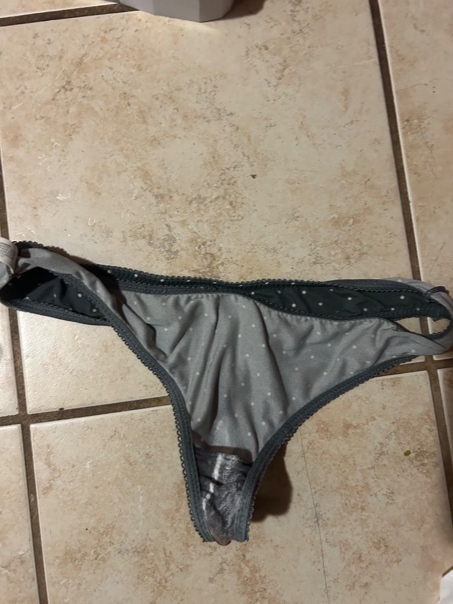 lilxan187's tweet photo. Mujeres o alguien que me diga si mi mujer se masturba en sus tangas encontre humedo y con algo blanco alguien save ?  #girls #xvids #tangas https://t.co/3pc4ihuLHk