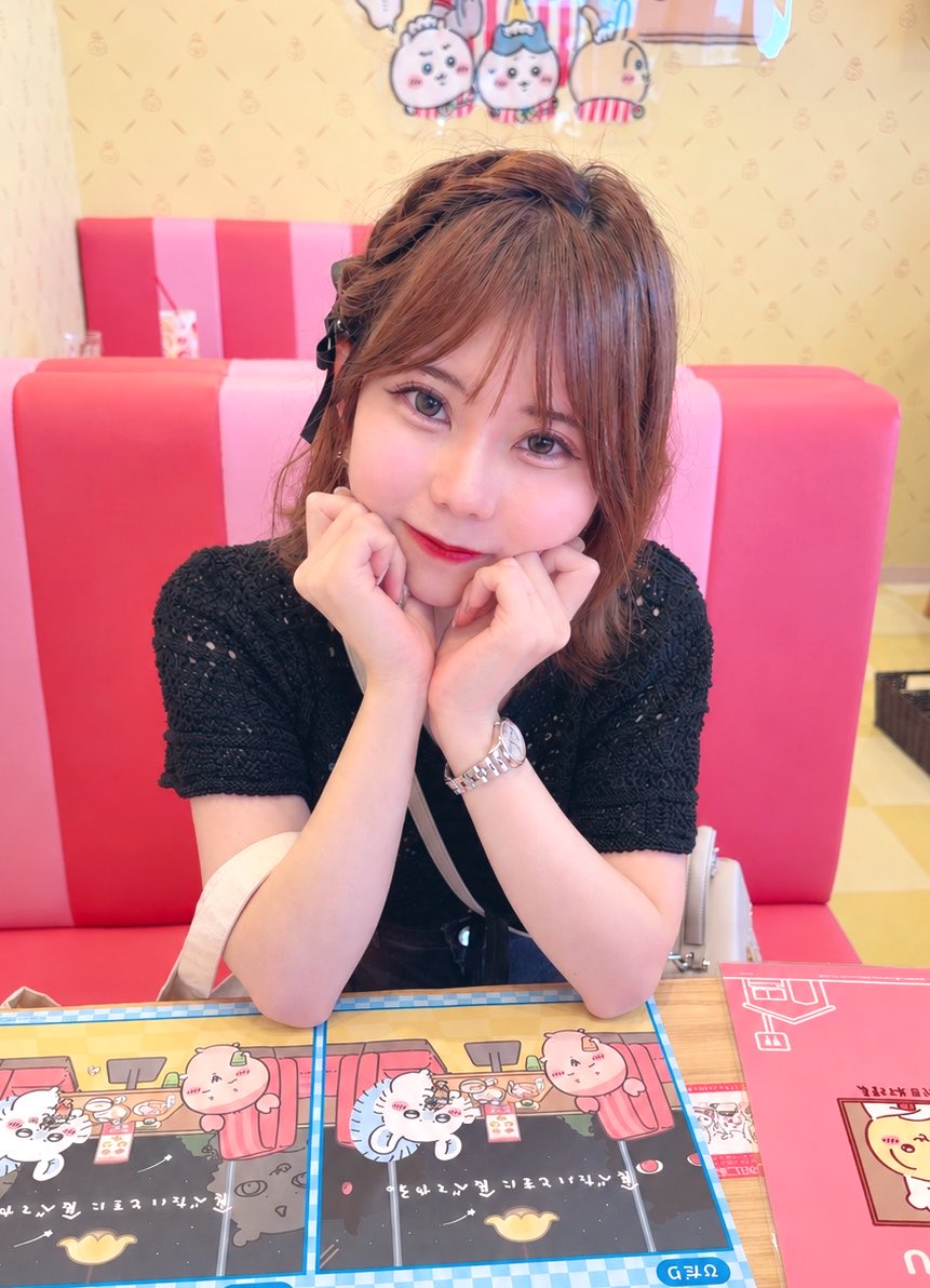 noanoa077's tweet photo. この後22時から24時頃まで配信予定です！
新しい可愛いパジャマでの配信なので是非見に来てほしいです！
では本日も皆さんのお越しをお待ちしてます💚

#アイドル https://t.co/zgOT1mCoSG