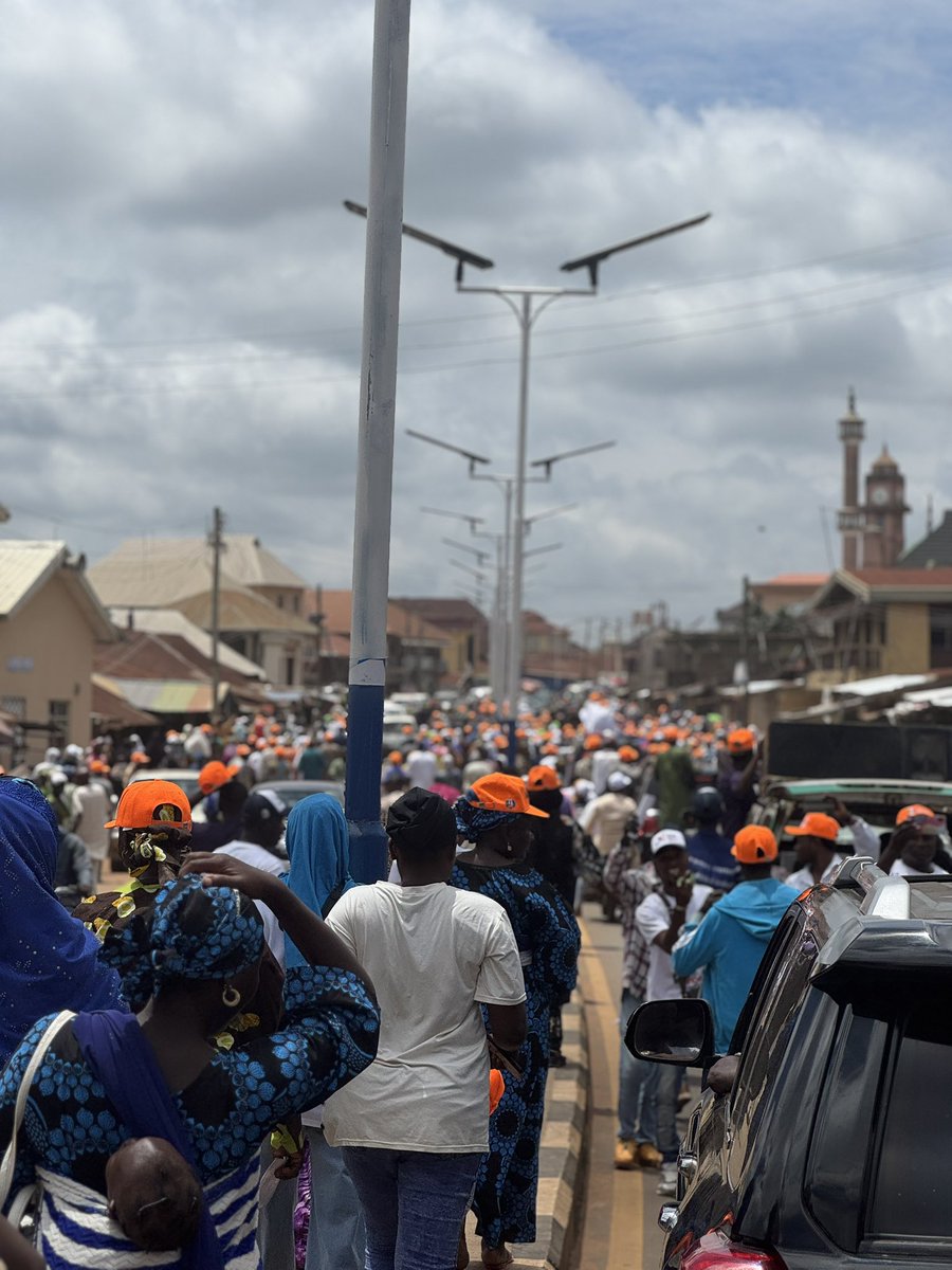 RealBushariSMA's tweet photo. A MASSIVE TURNOUT INDEED! 🔥
This is Offa and the people have come out in their numbers.
The energy, unity and enthusiasm are truly remarkable. Offa is proudly APC!
#SYDADATO2027 #Offa #KwaraAPC #APCAllTheWay #IwajuLaNlo #MovingForward https://t.co/RuT3dgjgEZ