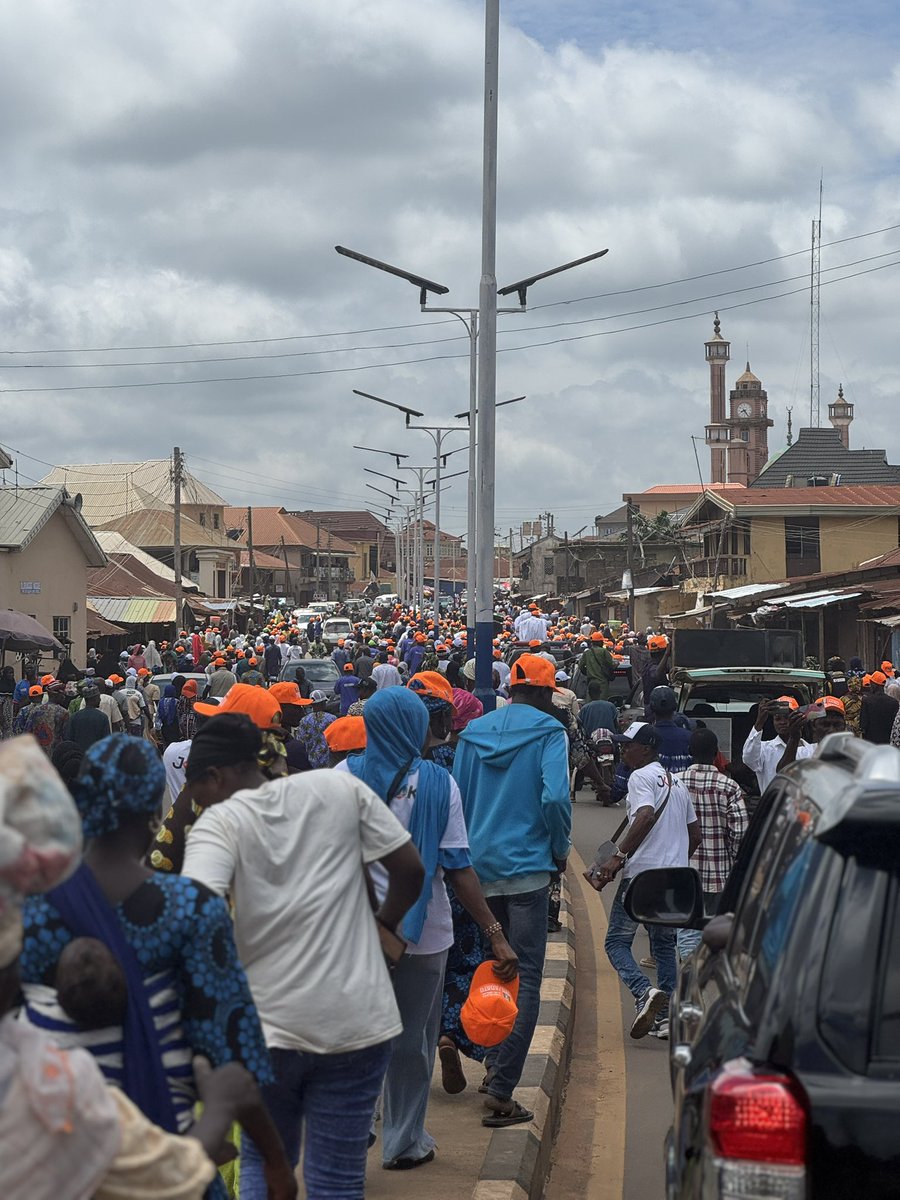 RealBushariSMA's tweet photo. A MASSIVE TURNOUT INDEED! 🔥
This is Offa and the people have come out in their numbers.
The energy, unity and enthusiasm are truly remarkable. Offa is proudly APC!
#SYDADATO2027 #Offa #KwaraAPC #APCAllTheWay #IwajuLaNlo #MovingForward https://t.co/RuT3dgjgEZ