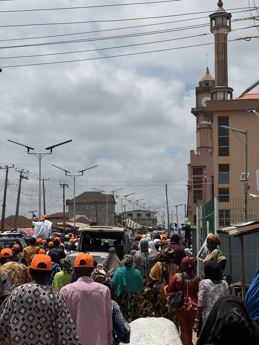 RealBushariSMA's tweet photo. A MASSIVE TURNOUT INDEED! 🔥
This is Offa and the people have come out in their numbers.
The energy, unity and enthusiasm are truly remarkable. Offa is proudly APC!
#SYDADATO2027 #Offa #KwaraAPC #APCAllTheWay #IwajuLaNlo #MovingForward https://t.co/RuT3dgjgEZ