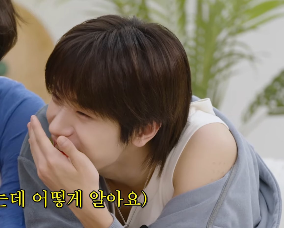ddab0ngi's tweet photo. :::
:::
불주사자국봐...어흑 https://t.co/K0Twkd5fOh