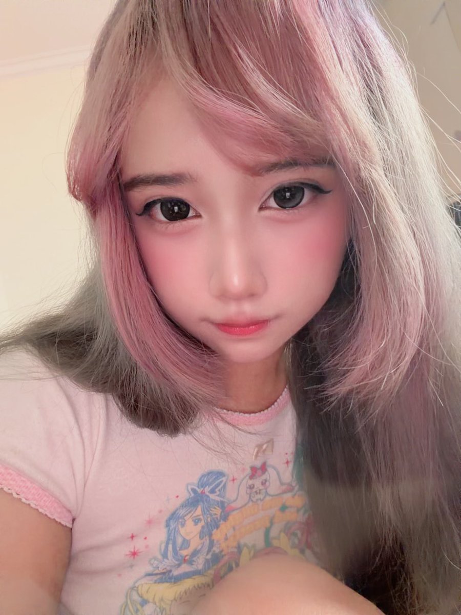 seiameia's tweet photo. uda lunturrr :c warna apa ya selanjutnya https://t.co/SHiVOiiC6Q