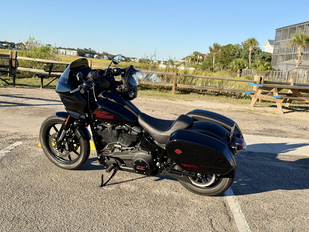 Nomadd420X's tweet photo. @RobbieA45578 67 Honda 90, 
70 Harley 65  Leggero
70 something RM 250
81 GS 850
85 GS1150E
05 Kawasaki ZZR1200
14 Vulcan 1700 Nomad
And finally 26 Lowrider St https://t.co/4tYdQg8REe
