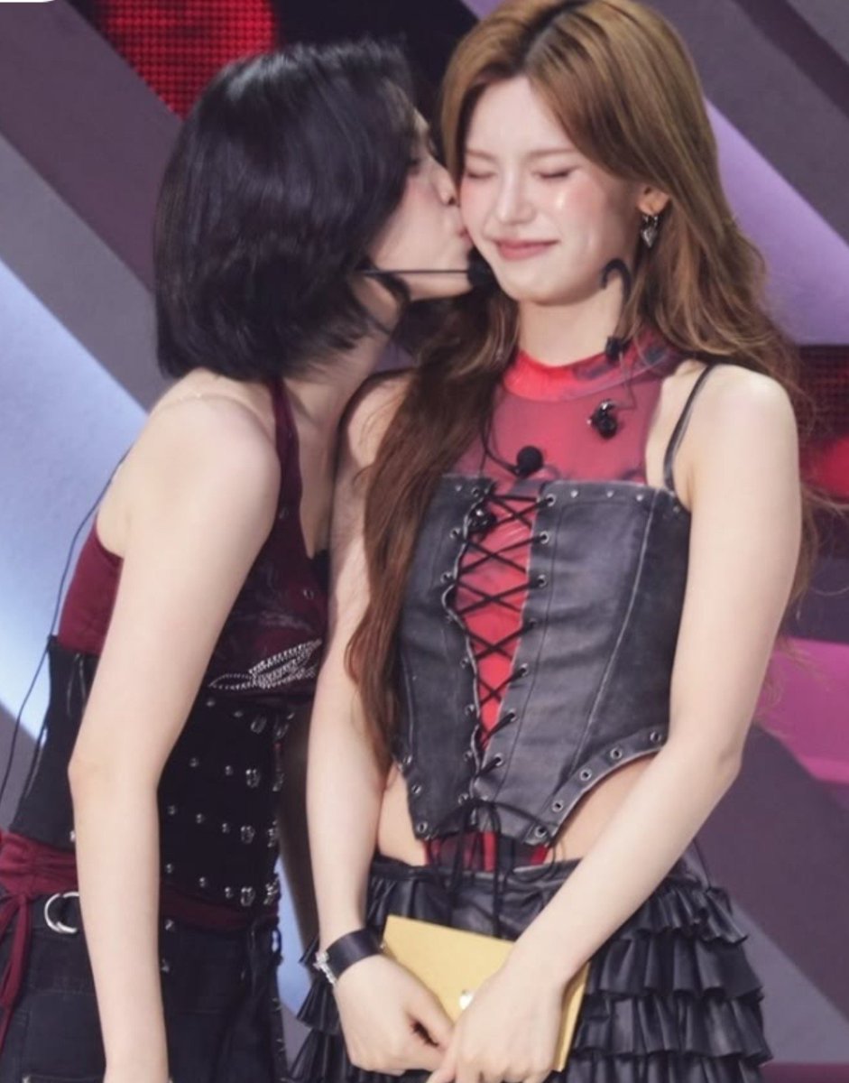 videotape4her's tweet photo. #ryeji https://t.co/wc9bIqUO95