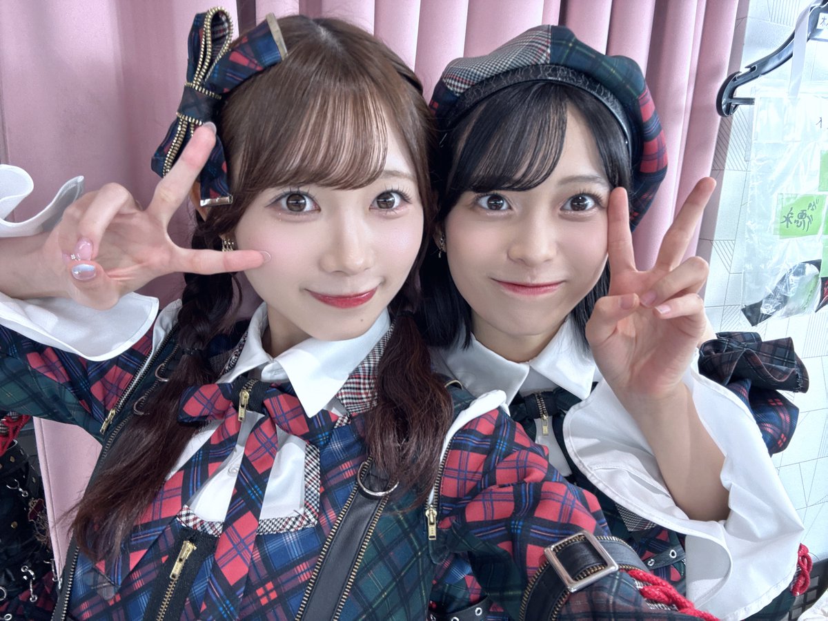 yuki_ota0327's tweet photo. #ここからだ公演 ありがとうございました🩵💜

コンサート明け一発目＆9月最後だったのですが
とーーっても楽しかったです❕劇場も最高🎶

今日はみうさんとお揃いの三つ編みでした🫶🏻

次は、2日違うポジションのここからだ公演❕
お会いできるの楽しみにしています✊🏻 https://t.co/89NB6znhHA