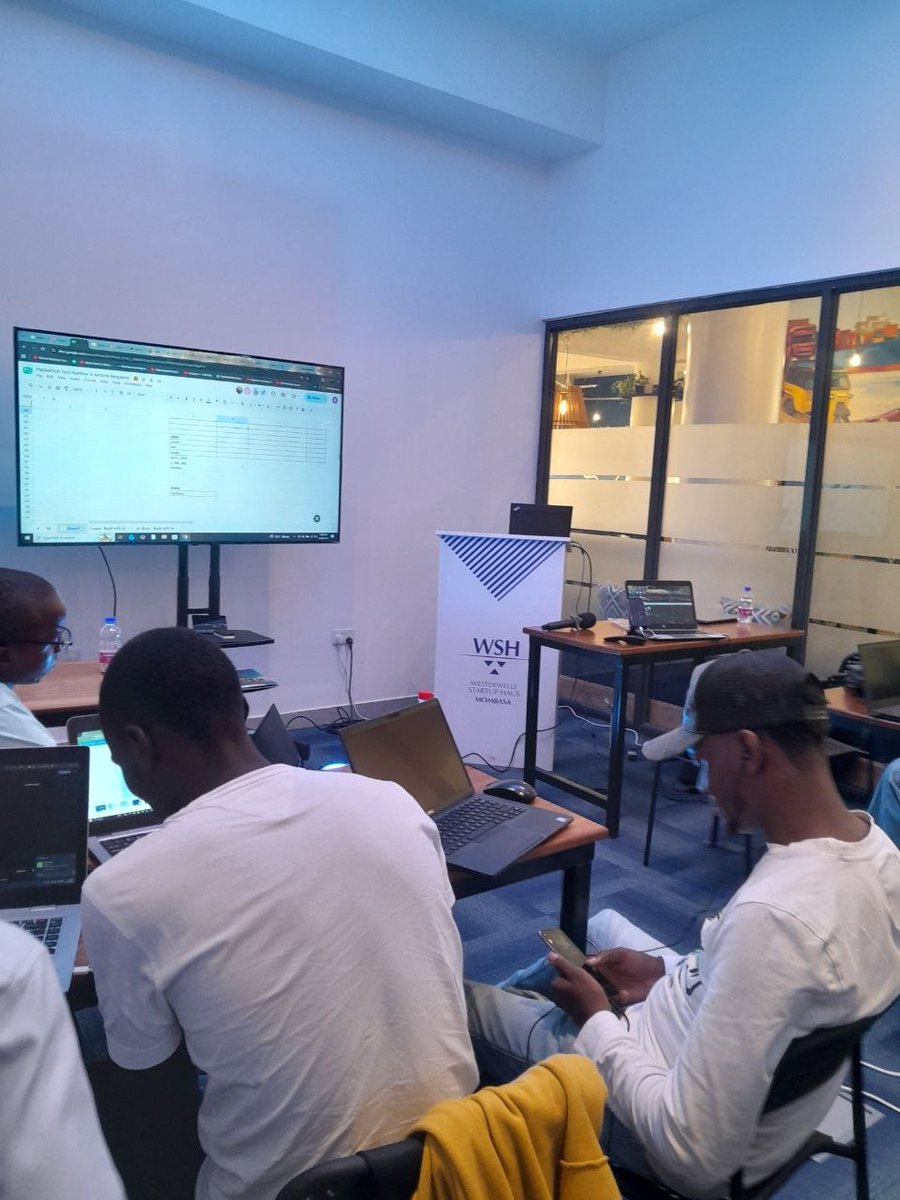 mikespllore's tweet photo. Busy Minds
#BuildWithAT #AfricasTalking https://t.co/g6NPsBxPet