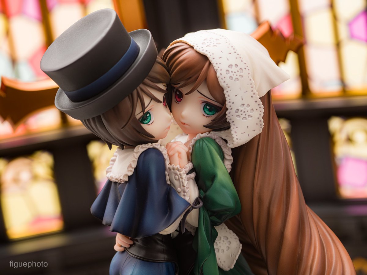figuephoto's tweet photo. KAWA DESIGNの「大聖堂 背景セット」が届いたので、フレアの「翠星石＆蒼星石」を合わせてみた！ https://t.co/Al2ACDKOqz