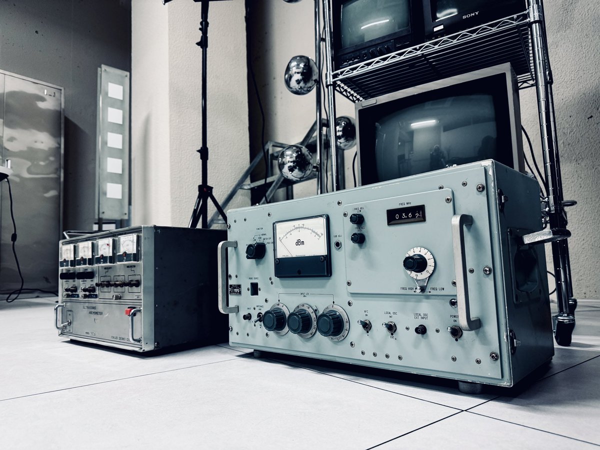 Studio_Podbase's tweet photo. レトロSFの背景に相性良さそうな工業系アイテムをGRID SPACE旗の台スタジオに
順次導入中📡

ブラウン管テレビと組み合わせると研究室感アップ⤴️📺 https://t.co/ISIzQ6YnLl
