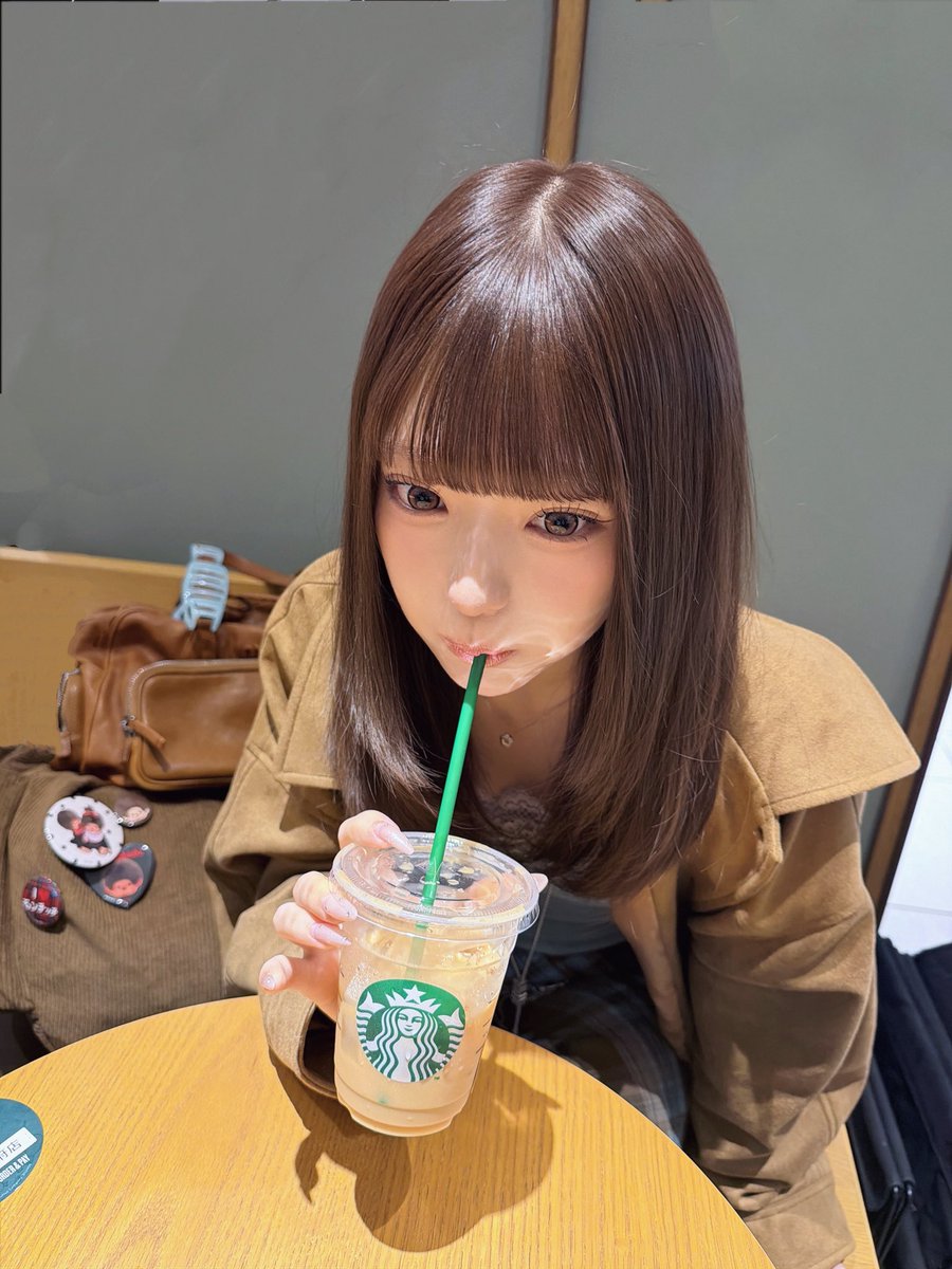 _mimi_minami_'s tweet photo. 今と夏の自分比べたら、男ウケと女ウケの比較写真みたいになった(笑)
どっちが好き？ https://t.co/gJskMIh8uF