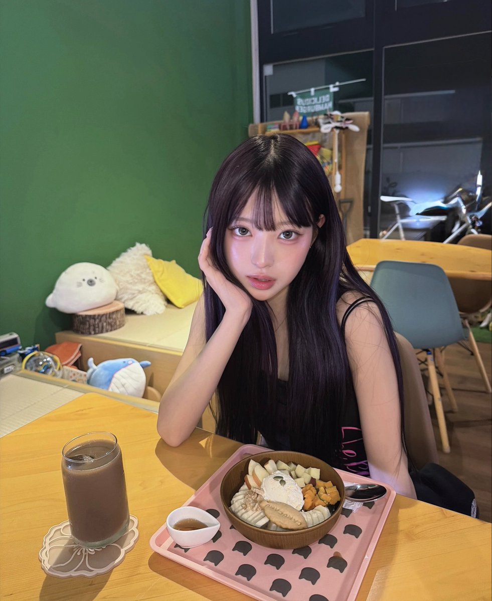 _mimi_minami_'s tweet photo. 今と夏の自分比べたら、男ウケと女ウケの比較写真みたいになった(笑)
どっちが好き？ https://t.co/gJskMIh8uF