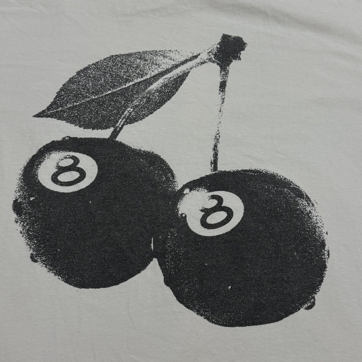 chae8m_'s tweet photo. ส่งต่อ Stussy เชอรี่
สภาพดี 9/10 ขาวกริบ ลายสกรีนเชอร์รี่แน่นๆ
size : L ( 44-46/30) ทรงสวยมาก
price : 2,090 baht รส.
สนใจจริง DM มาต่อรองได้ค้าบ

#ส่งต่อstussy #stussyมือสอง #stussythailand #เสื้อผ้าสตรีทมือสอง #ส่งต่อessential #stussy https://t.co/xNiNlHfgtt
