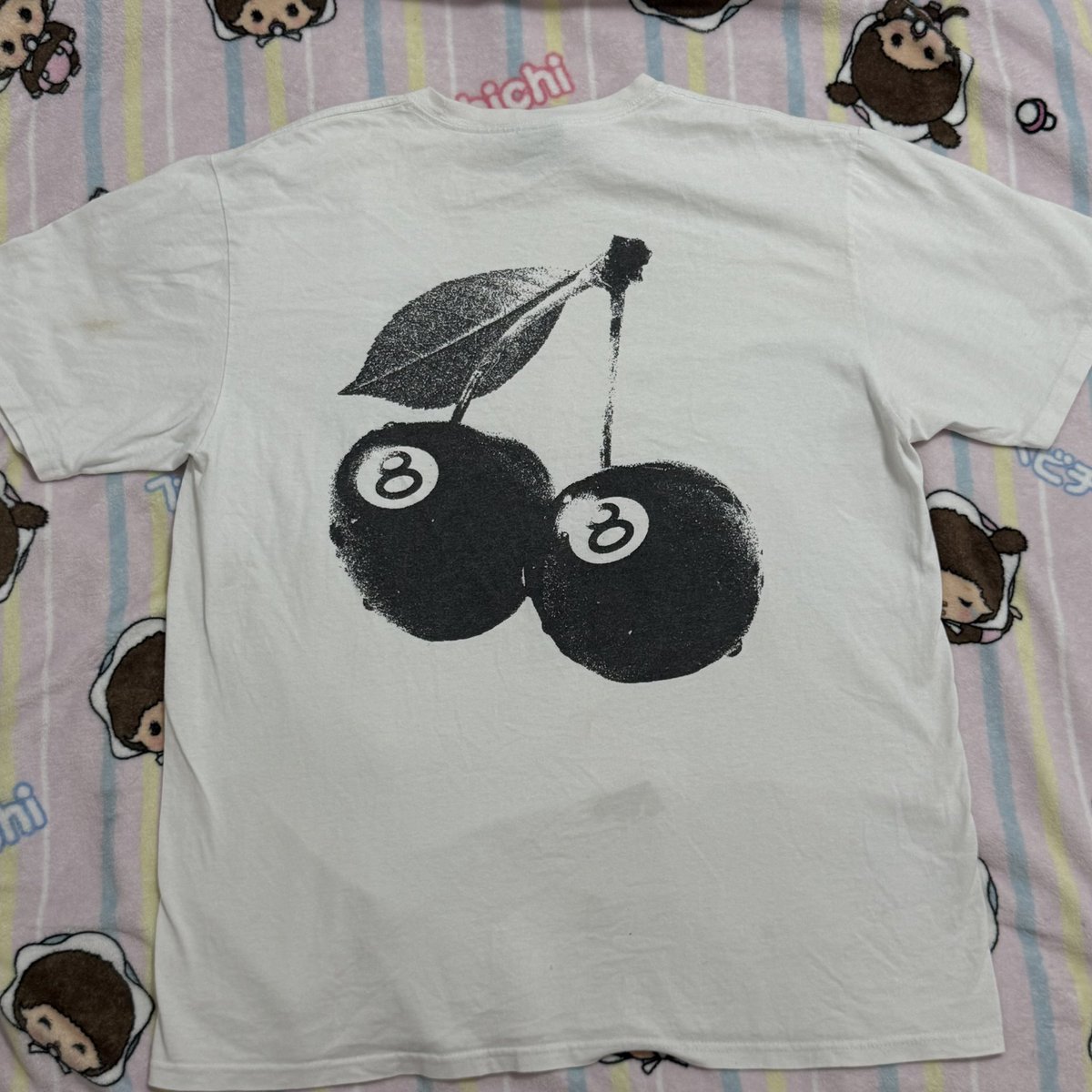 chae8m_'s tweet photo. ส่งต่อ Stussy เชอรี่
สภาพดี 9/10 ขาวกริบ ลายสกรีนเชอร์รี่แน่นๆ
size : L ( 44-46/30) ทรงสวยมาก
price : 2,090 baht รส.
สนใจจริง DM มาต่อรองได้ค้าบ

#ส่งต่อstussy #stussyมือสอง #stussythailand #เสื้อผ้าสตรีทมือสอง #ส่งต่อessential #stussy https://t.co/xNiNlHfgtt