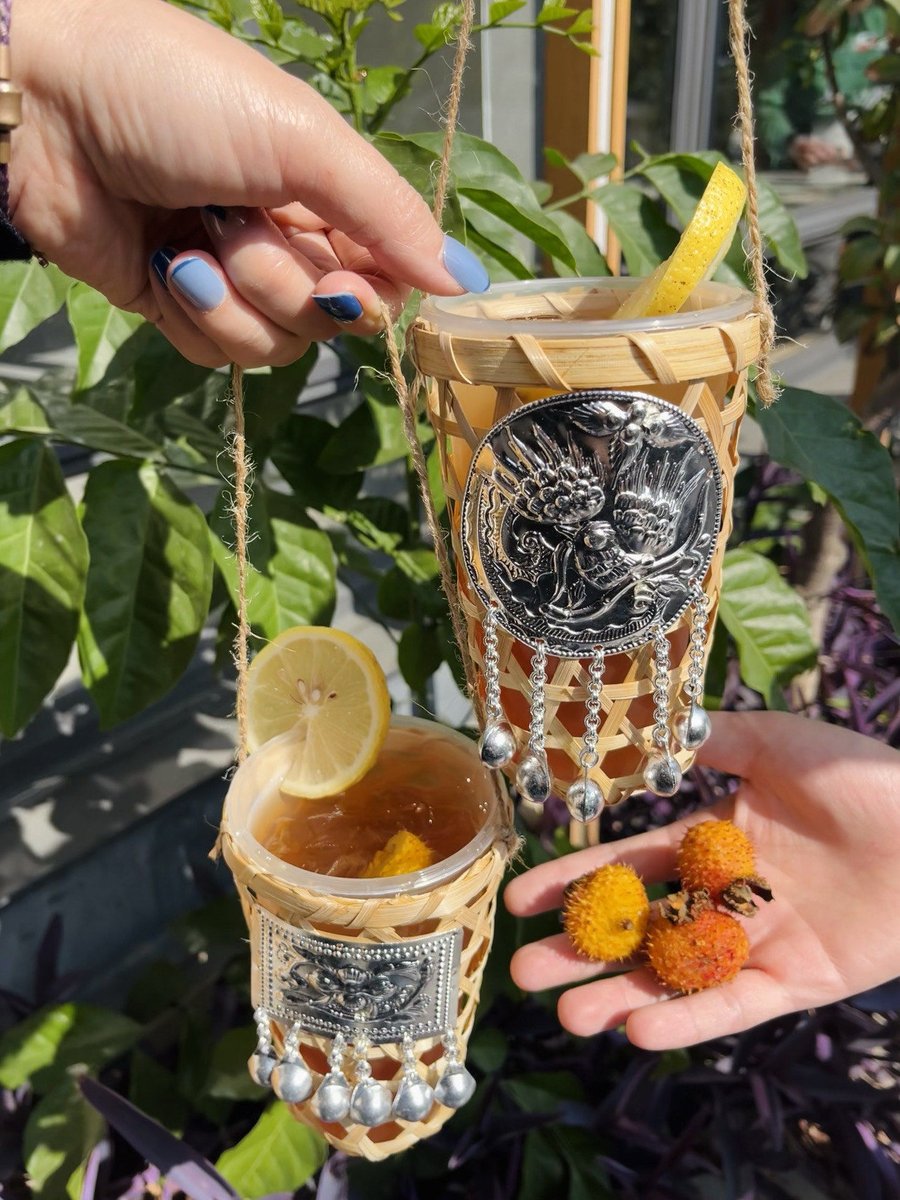 viola_oor44_9fa's tweet photo. "Found 惹渡's special tea at the market—totally love 诿蓟‘s unique vibe! #LocalTreats"， https://t.co/QLEMqBcBRy