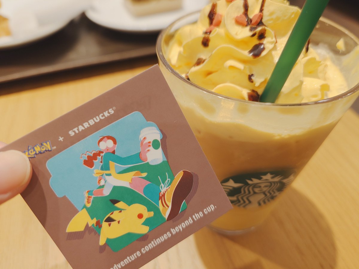 nanairo_note's tweet photo. 今日仕事だから売り切れる前にポケモンのスタバカードを友達に買ってもらったのに、帰りにスタバ行ったらまだあった…あるんかーい！ https://t.co/k0FNk16SA0