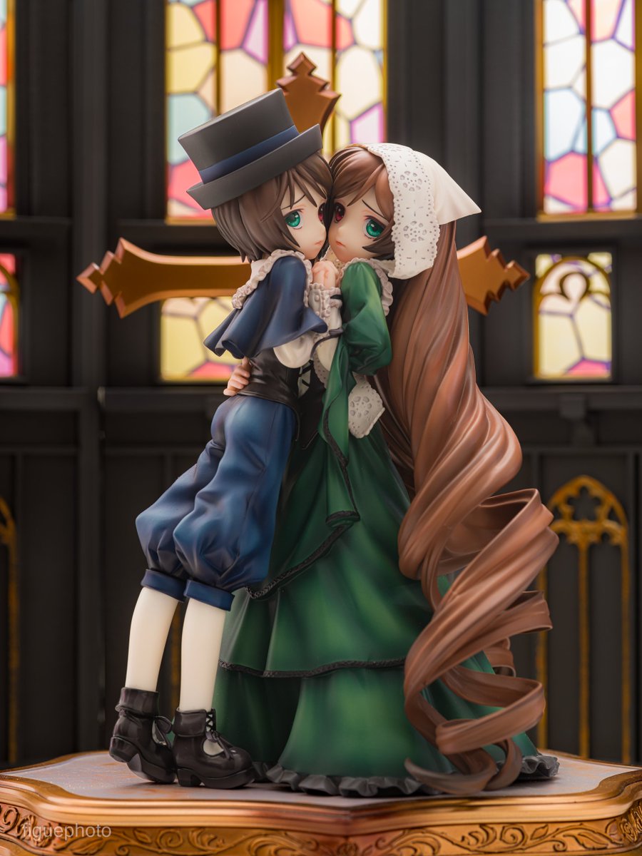 figuephoto's tweet photo. KAWA DESIGNの「大聖堂 背景セット」が届いたので、フレアの「翠星石＆蒼星石」を合わせてみた！ https://t.co/Al2ACDKOqz