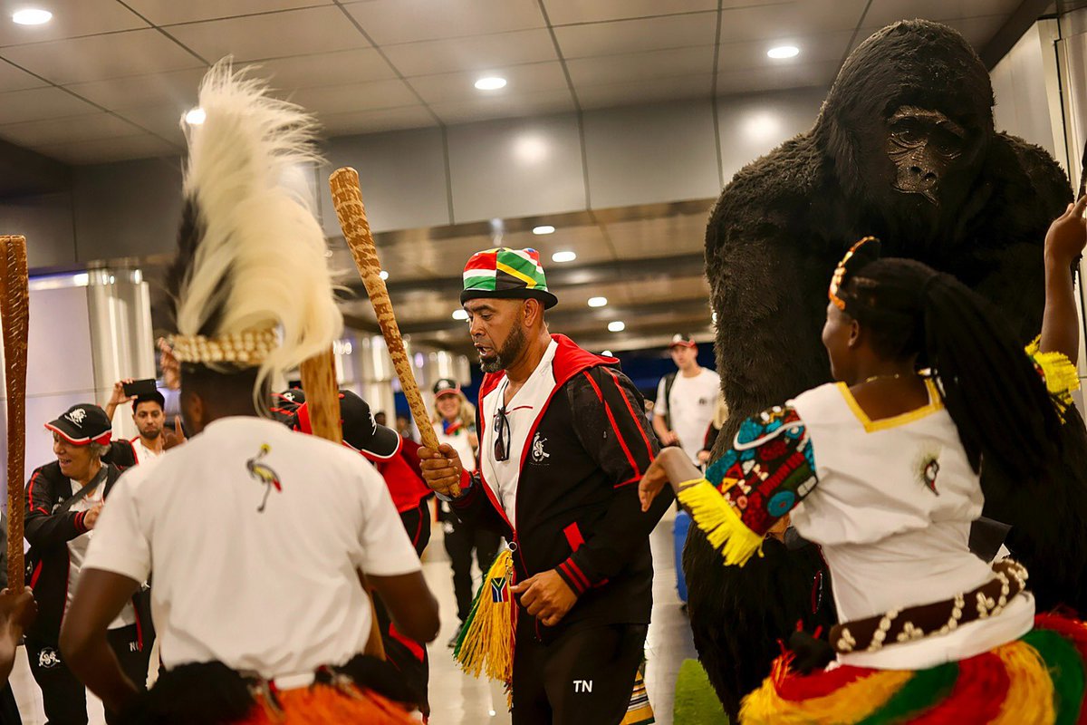 TourismBoardUg's tweet photo. From 1st to 4th October 2026, Uganda will host the inaugural Africa Dragon Boat Cup, welcoming 119 participants from Egypt, South Africa, Nigeria, Kenya, Italy, Germany and Uganda.

We are proud to collaborate with the Uganda Dragon Boat Federation to bring this continental competition to Uganda and spotlight Lake Victoria’s potential for marine sports, tourism and adventure.

The experience has already begun, with visiting participants receiving a vibrant cultural welcome upon arrival at Entebbe International Airport.

#AfricaDragonBoatCup | #ExploreUganda