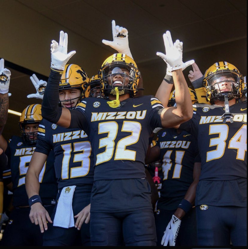 Lonestardevo's tweet photo. After a great conversation, @LevornH I am blessed to say I’ve received an offer from @MizzouFootball GO TIGERS!!!
AGTG @BuckFitz @NCEC_Recruiting
@Hunter_DeNote @CSmithScout @3DHarris @EastNash_FB @Coach_Gibson96 https://t.co/TBbyxm17a2