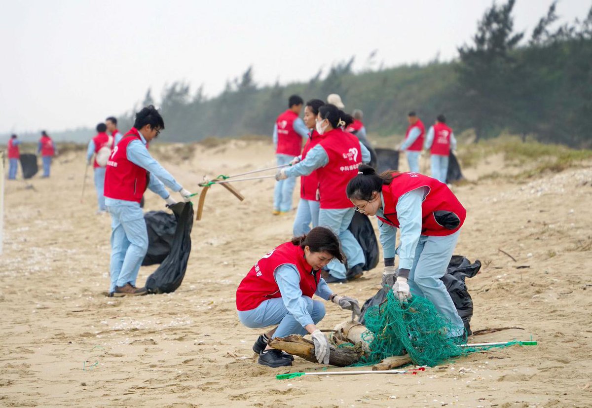 RubiRjw4's tweet photo. Amigos de la Naturaleza saldrán maana sábado a limpiar la playa de la ciudad! únete a nosotros de 9 a 12 h, trae guantes y ánimo! https://t.co/Qduzqlr2jM