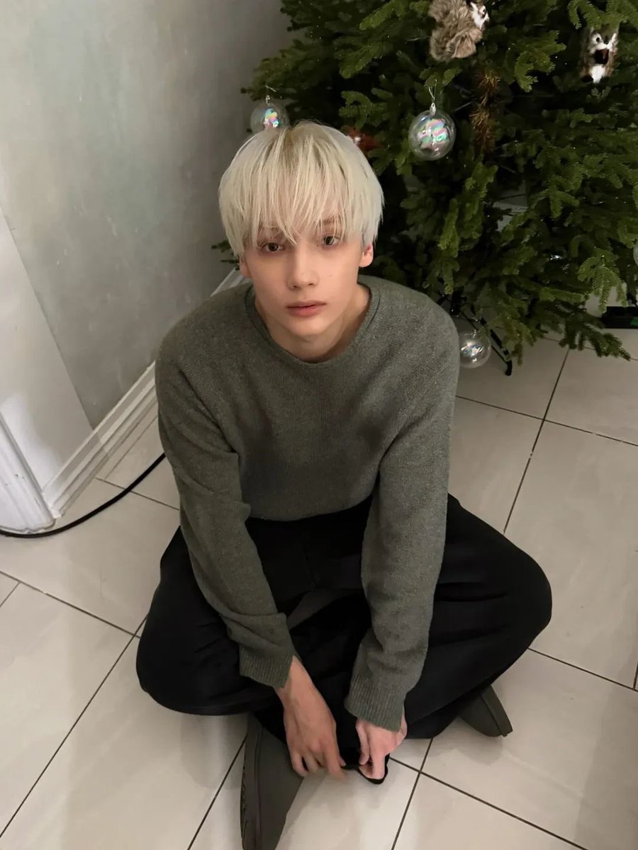 hooneyingkai's tweet photo. Omg he loves this camera angle so bad https://t.co/rEZiFfi9WV