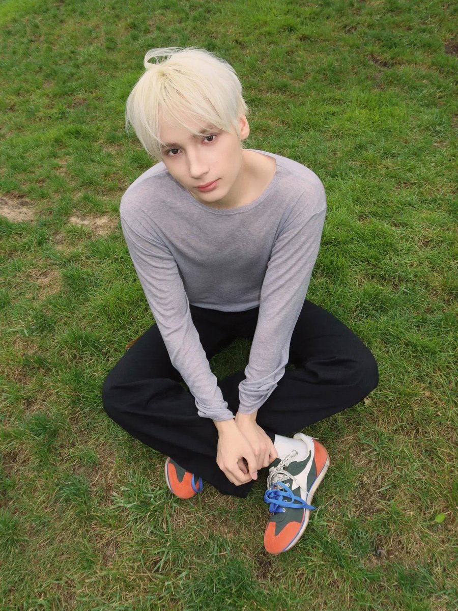 hooneyingkai's tweet photo. Omg he loves this camera angle so bad https://t.co/rEZiFfi9WV