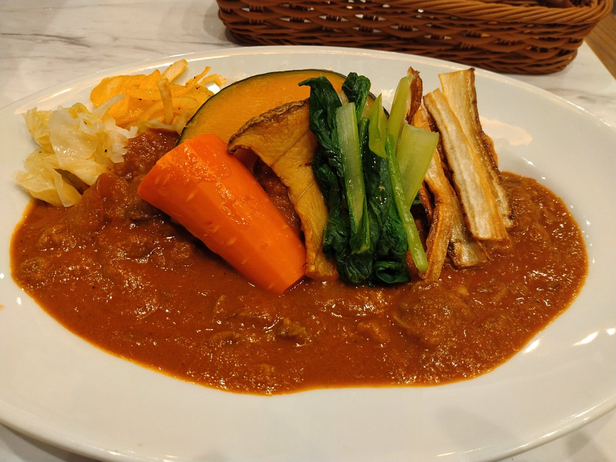 kosakii's tweet photo. ただいまー
祝のカレー。デザートはなかった。 https://t.co/EJCMVwFMEz